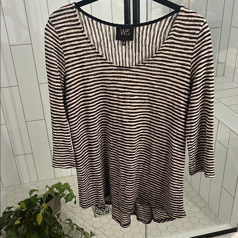 W5 Black and White Relaxed Blouse